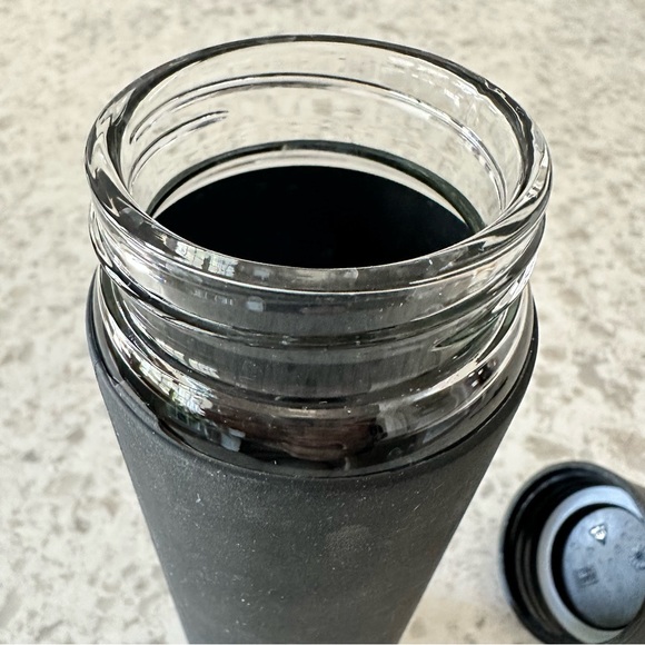 Peloton Glass Water Bottle 16 oz each Set of 2 - Picture 9 of 12